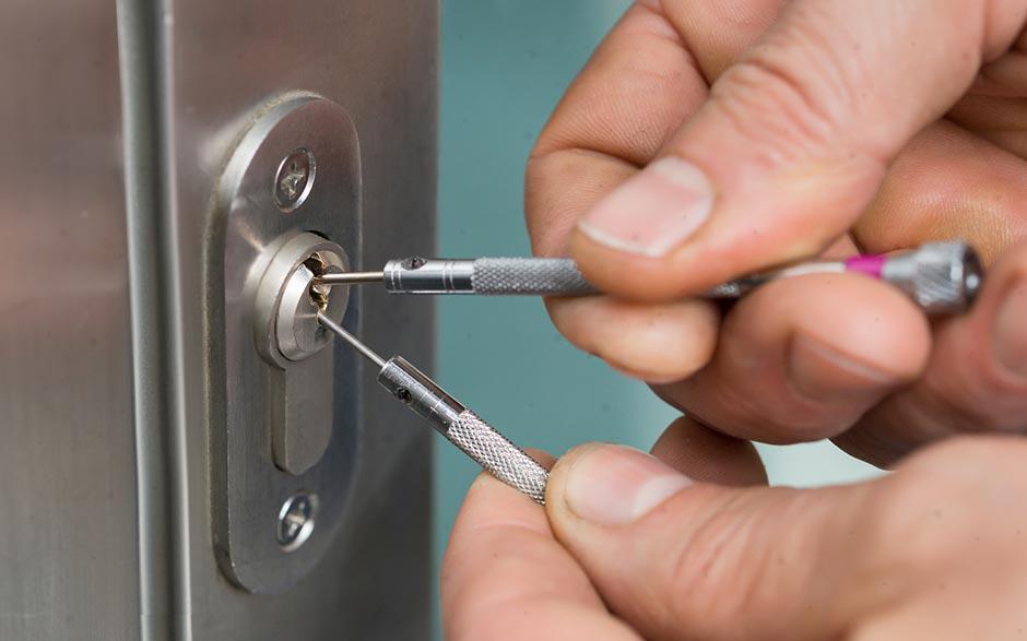 serrurier porte claquée Antony
